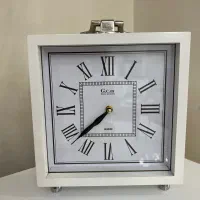 ساعت رو میزی در حد خیلی نو