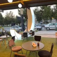 استخدام شف برای کافه ماه