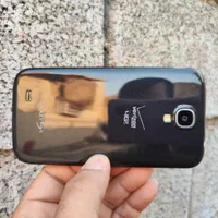 سامسونگ I9506 Galaxy S4 با حافظهٔ ۱۶ گیگابایت