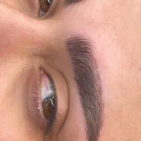 مدل برای میکرو ابرو