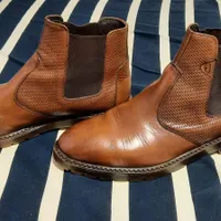 دو تا کفش یکی کالج و بوت چرمی اصل تبریز