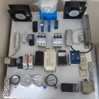 یک سری وسایل برقی ودرجه آب