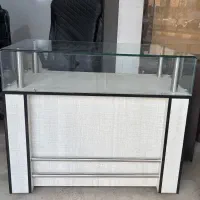 ویترین پیشخوان مغازه و ویترین کتابخانه