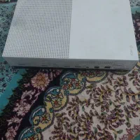 یک عدد  ایکس‌باکس وان اس بدون دسته وبازی یکترا