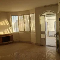 ۸۵ متر طبقه اول حاشیه خیابان شهر آرا