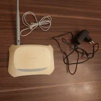 مودم تی پی لینک به همراه سیم و کابل ها