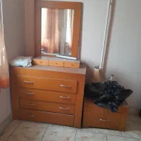 اینه توالت و یک پاتختی