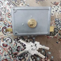 قفل درب حیاط