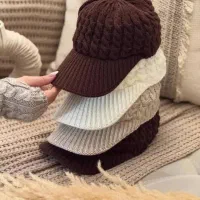 کلاه، شال، جوراب شلواری، ساق دست، هدبند|لباس|شیراز, محراب|دیوار