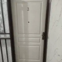 حفاظ آهنی و درب خانه