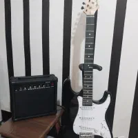 گیتار الکتریک فندر به همراه امپ