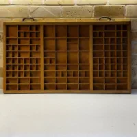 گارسه چوبی قدیمی، قفسه یا شلف