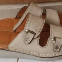 صندل طبی و چرم طبیعی تبریز دکتر حس