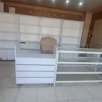 ویترین فلزی شیشه ای
