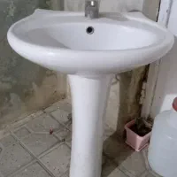 روشویی بهمراه شیرآب و کنسول آیینه