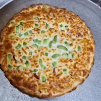 تعدادی کارگر و راننده پیتزا سارا