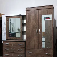 کمد و آینه دراور بسیار تمیز و سالم درحد آک آک تمیز