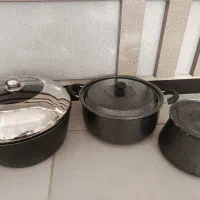 چند عدد قابلمه|ظروف پخت‌وپز|سنندج, |دیوار