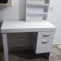 میز مناسب کاشت ناخن و میز تحریر همراه با استند