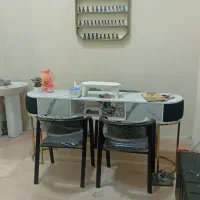 ناخن کارورنگکار حرفه ای