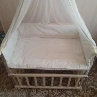 گهواره کنار تخت مادر|تخت و صندلی بچه|کاشان, پشت شهربانی|دیوار