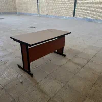 میز اداری و فایل
