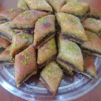 نیازمند نیرو در کارگاه قنادی