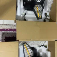 یک جفت مانتیس سه پره سایز بزرگ‌ رقص نور نورپردازی