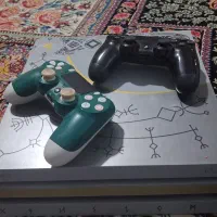 پی اس فور پرو(ps4 pro) با دو دسته