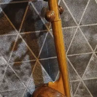 یک عدد تار وسیله بسیار سنتی موسیقی