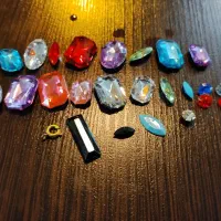 نگین کریستال و پلاستیک