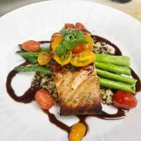 اشپز نیرو علاقه مند به اشپزی در کیش|استخدام خدمات فروشگاه و رستوران|تهران, الهیه|دیوار