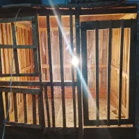 قفس چوبی بزرگ برای مرغ خروس