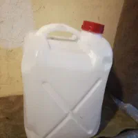 ظروف نگه دارنده اب یا همان گالن