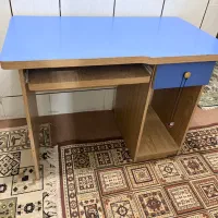 میز تحریر یا کامپیوتر