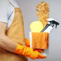 نظافت چی و خدمتکار آقا هستم