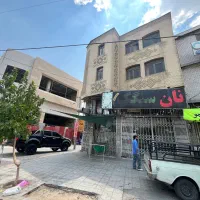 دوعدد-واحد-نقلی-بر-خیابان-اصلی