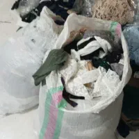 حدوداً صد کیلو خرده پارچه دانتل گیپور