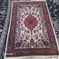 قالی دستباف ابعاد یک متر در یک مترو نیم یا ذرونیم