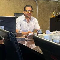 133 متر جنوبی پاسداران فلاحی کم واحد