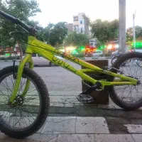 دوچرخه حرفه ای تریال