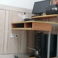 کامپیوتر و میز کامپیوتر