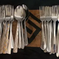 قاشق و چنگال درهم