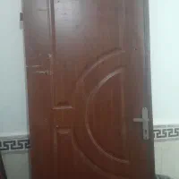 درب آپارتمانی باچهارچوبش و
