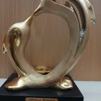 دلفین طلایی