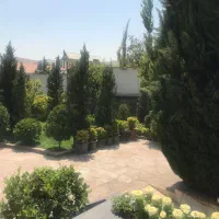 ویلا ۳۵۰متر دوبلکس با ۱۲۰۰متر حیاط و استخر روباز