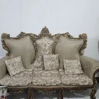 مبل سلطنتی هفت نفره و دو عدد رو فرشی