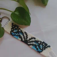 بافت انواع دستبند و بوک‌مارک و سرکلیدی بافت|بدلیجات|اقلید, |دیوار