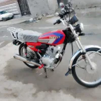 س موتور پرواز مدل 1403هست150سی سی معامله هم میکنم