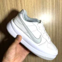 فروش ویژه کفش پسرانه دخترانه خارجی